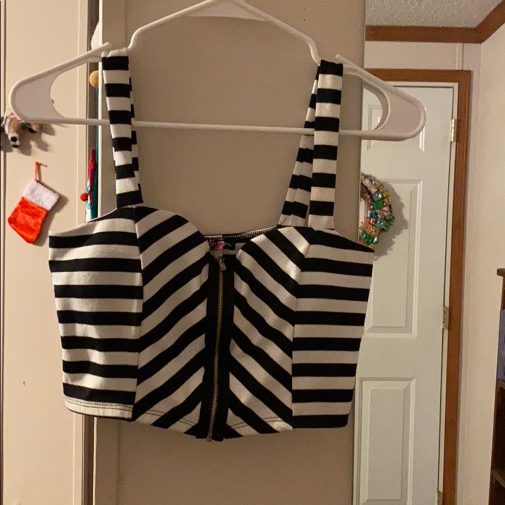 Black and white crop top